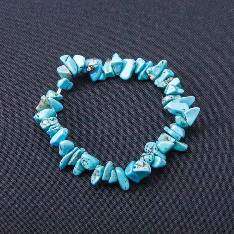 Bransoletka na gumce z zielonym turkusem (sztuczny) drobiny 6–8 mm+