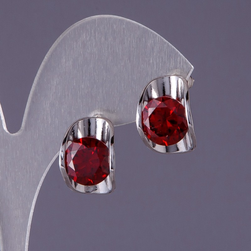 Kolczyki z czerwonymi kryształami w kształcie owalnym 12×16 mm
