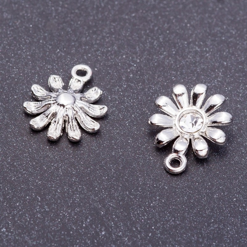 Zawieszka ozdobna „Rumianek” w odcieniu jasnego srebra, średnica 13 mm, długość 16 mm; zestaw 9 szt.