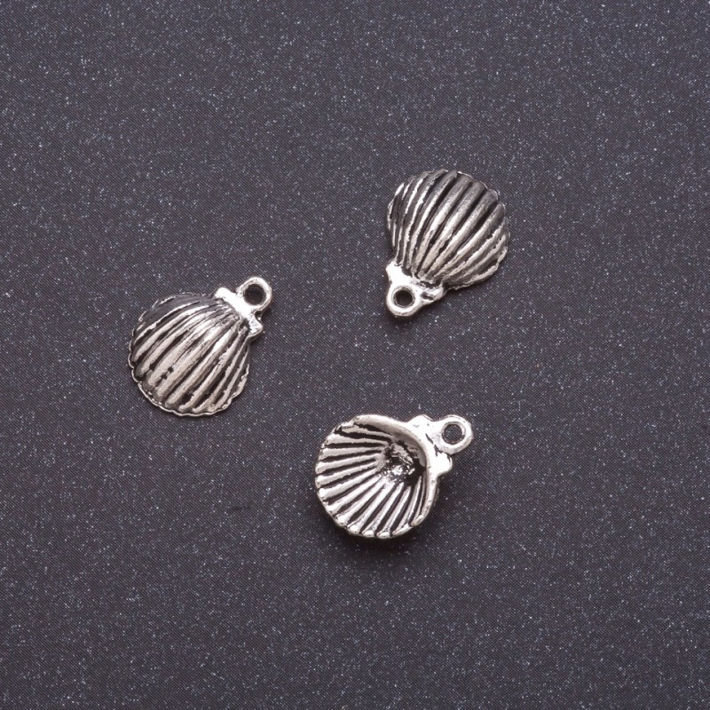 Zawieszka Muszelka 13×16 mm, opakowanie 20 g, +/- 19-20 szt.