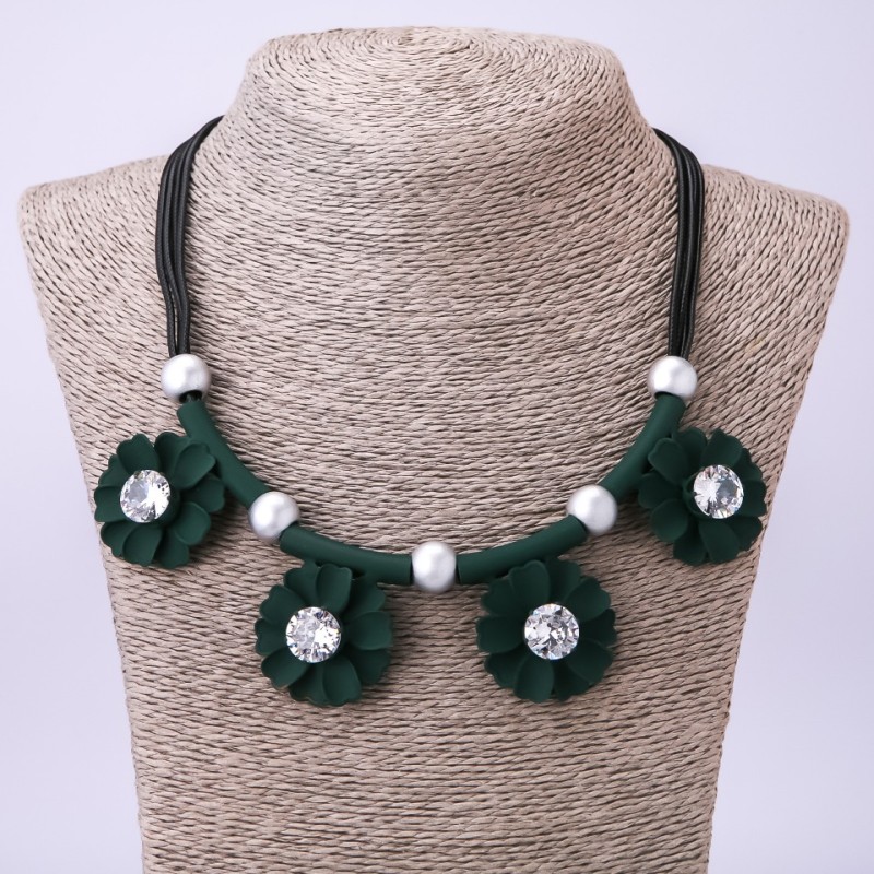 Naszyjnik „Zielone kwiaty”, długość 50–55 cm
