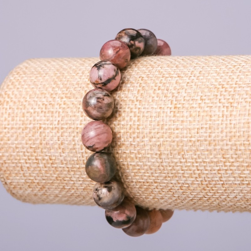 Bransoletka na gumce z naturalnego kamienia rodonitu – gładka kulka, średnica 12 mm, długość 18 cm
