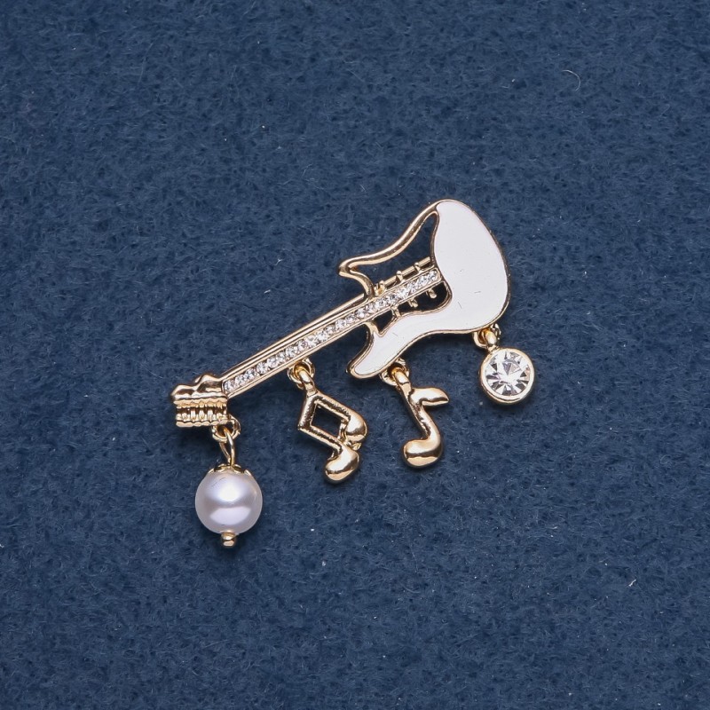 Broszka muzyczna 'Gitara z zawieszkami' 45×16 mm kolor metalu 'złoto'