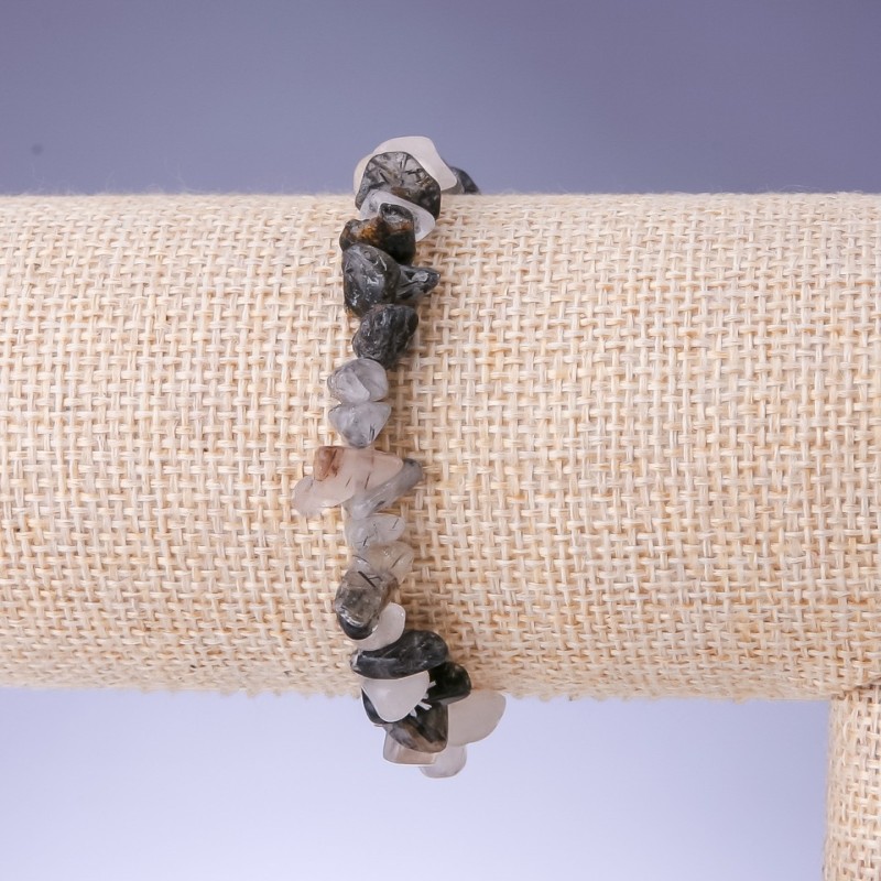 Bransoletka z kwarcu włosistego, drobne fragmenty o średnicy 5–8 mm (±), długość 18 cm