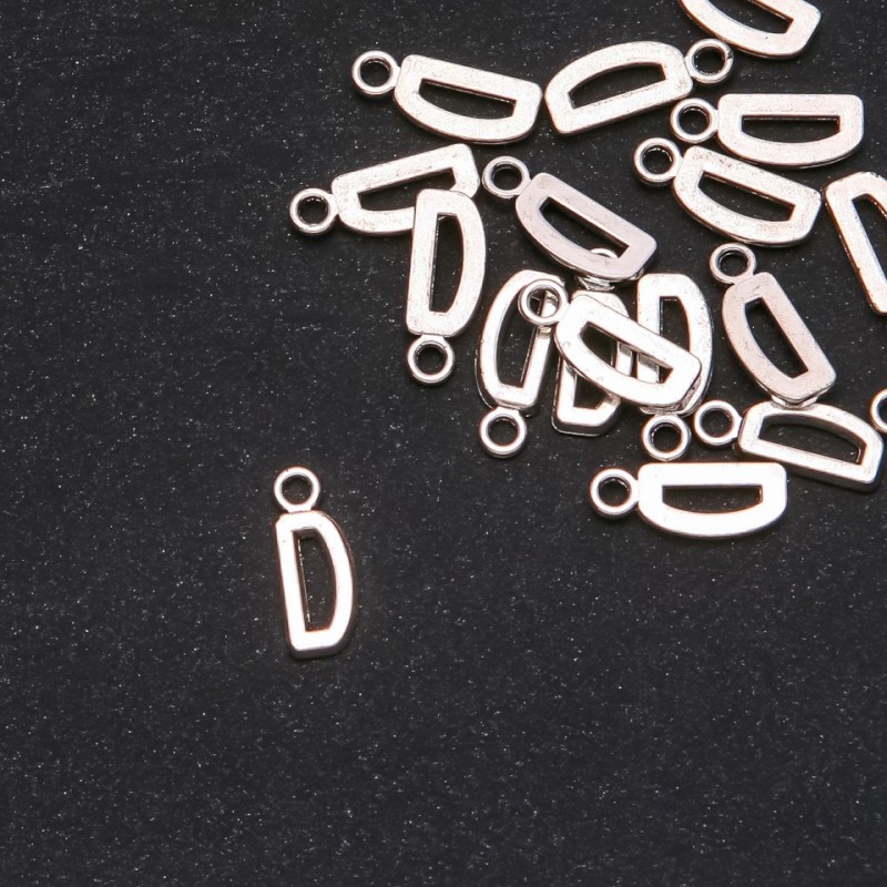 Zawieszka litera D, 17×7 mm, opakowanie 20 g (± 25 szt.)