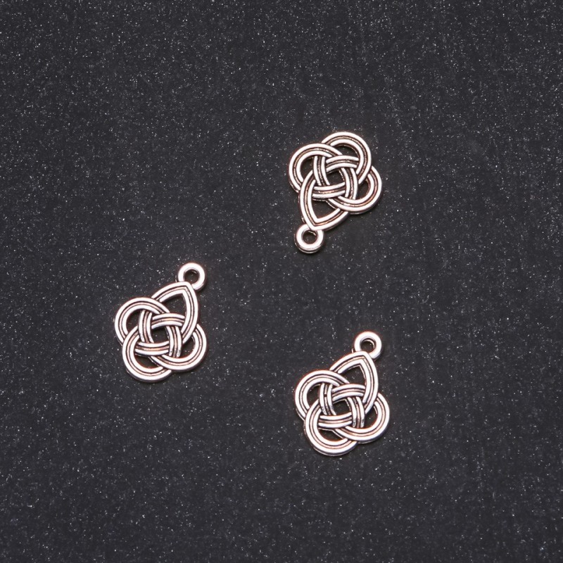 Zawieszka 13×17 mm, opakowanie 20 g +/- 20 szt.