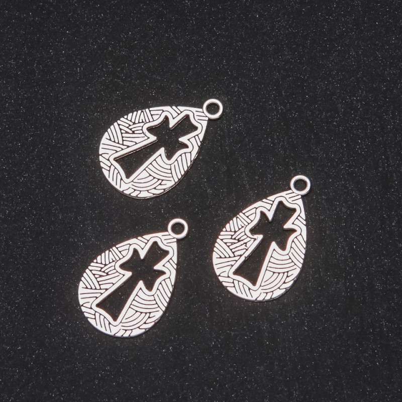 Zawieszka krzyż 30×20 mm, opakowanie 20 g ±10 szt.