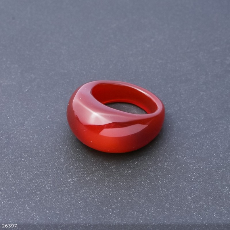 Pierścień z naturalnego karneolu, wysokość 6,5-15 mm, szerokość 4-8 mm, średnica 19 mm