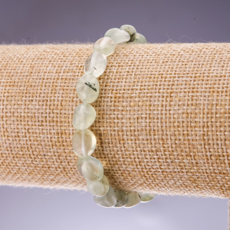 Bransoletka na gumce z prenitu o fasetowaniu, średnica 8×6 mm, długość 18 cm