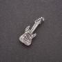 Broszka — Gitara mini z cyrkoniami, szary metal, 28×10 mm