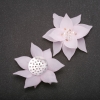 Naszywka ozdobna Kwiat Lilii z różowego akrylu, średnica około 50 mm