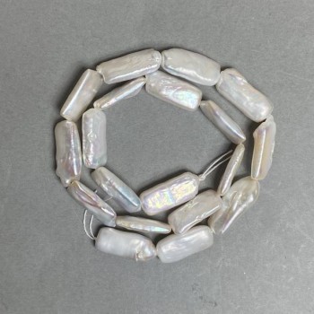 Barokowe perły na nitce z odblaskiem benzynowym, ciepły odcień, średnica 10×21 mm, długość 41 cm (+/-)