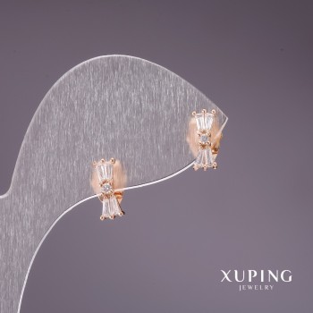 Kolczyki Xuping – sztyfty w kształcie kokardek z białymi kamieniami, 10×4 mm, pozłacane 18K