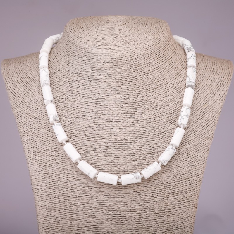 Naszyjnik z howlit cylindryczny, średnica 8×17 mm, długość 45 cm