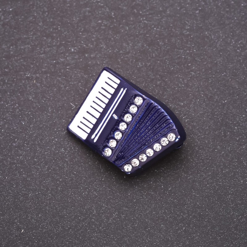 Broszka Harmonijka, niebieska emalia, białe kryształy, 29×20 mm, biały metal