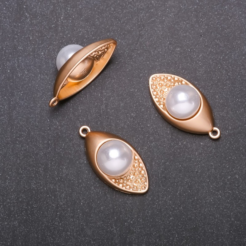 Zawieszka – Liść z koralikiem, średnica 15 mm, długość 30 mm, z żółtego metalu, 4 szt.
