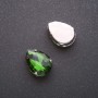 Zielony naszywany kryształ w formie kropli 13×18 mm