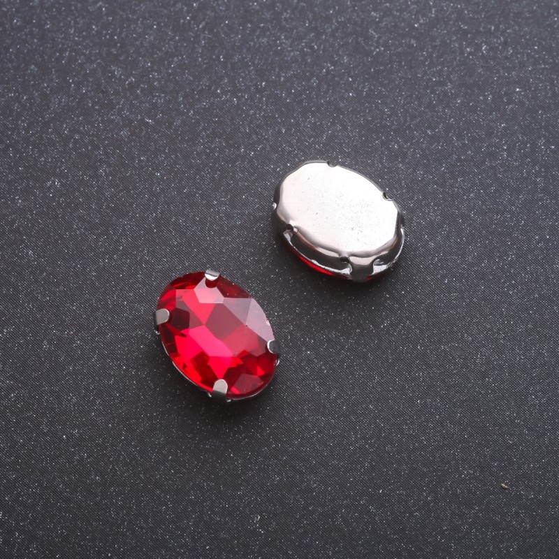 Cena za opakowanie / 10 szt. naszywany kryształ w czapie owalny 10×14 mm czerwony