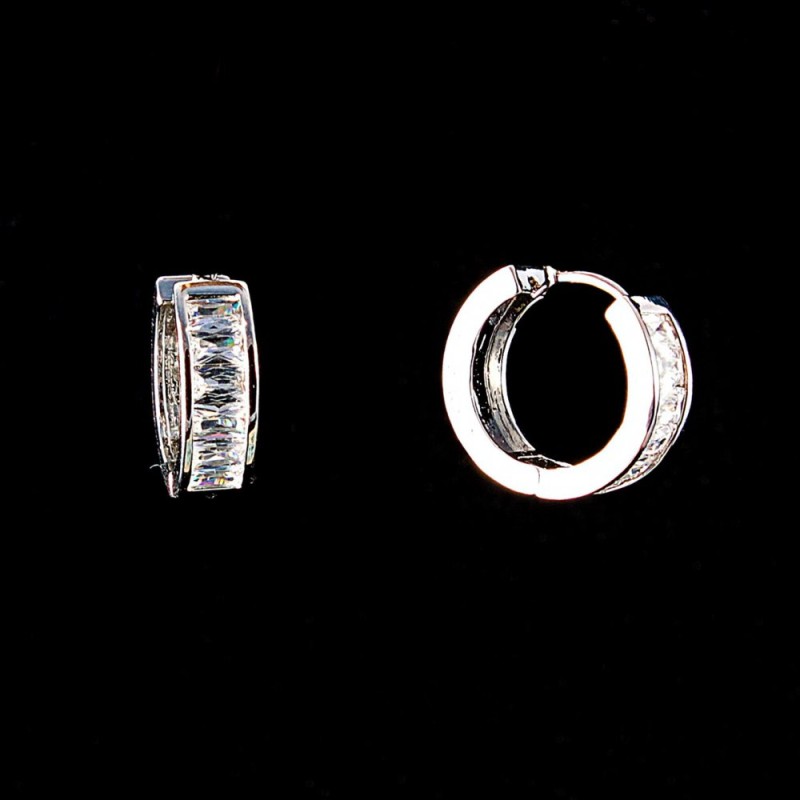 Kolczyki sztyfty «Kółeczka z inkrustacją kryształu» / metal w odcieniu srebra / 20 × 7 mm