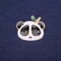 Broszka Panda z emalią – kolor biały, czarny i zielony, 28×24 mm, żółty metal