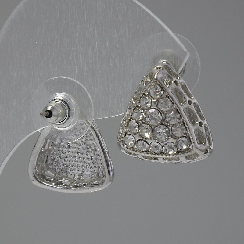 Kolczyki sztyftowe ze kryształami w kolorze białym, o średnicy 15 mm, metal srebrzysty
