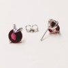 Kolczyki Xuping wkrętki z kamieniem malinowym, średnica 11×8 mm, pokrycie rodowe