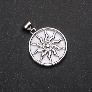 Wisiorek Jaryło z białej masy perłowej, średnica 32 mm