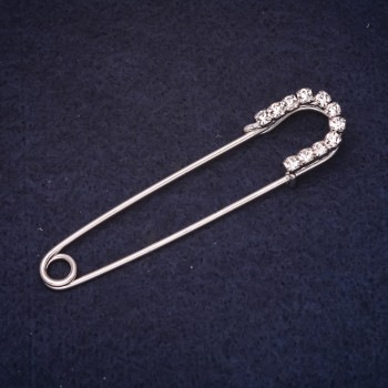 Broszka na szpilce 70×16 mm, kryształy, kolor biały, metal srebrzysty