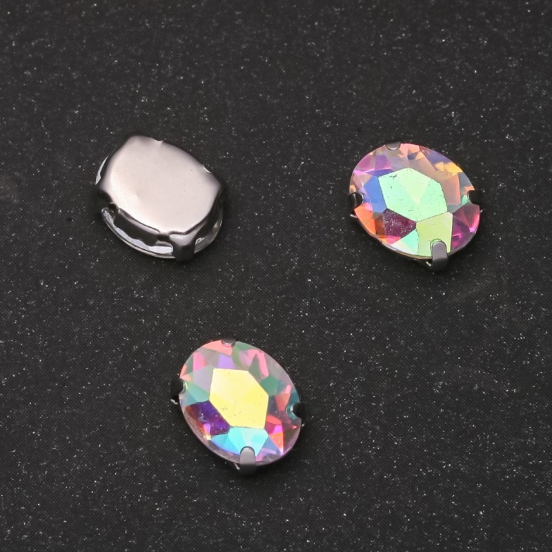 Cena za op. /10 szt. Naszywany kryształ w czapie, owalny 10x12 mm, tęczowy