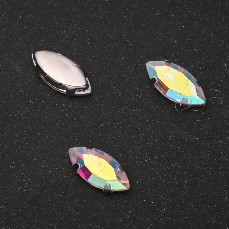 Cena za opakowanie / 10 szt. Kryształ naszywany w czapie owalny 7×15 mm tęczowy
