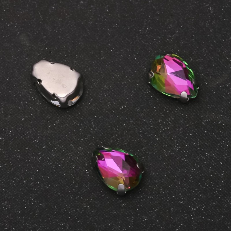 Cena za opakowanie / 10 szt. Kryształ naszywany w trzpieniu – Kropla 7×10 mm zielono-różowy