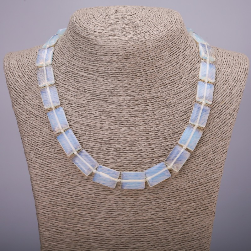 Naszyjnik z kamieniem księżycowym w prostokątnym kształcie, 13×18 mm (±), długość 45 cm