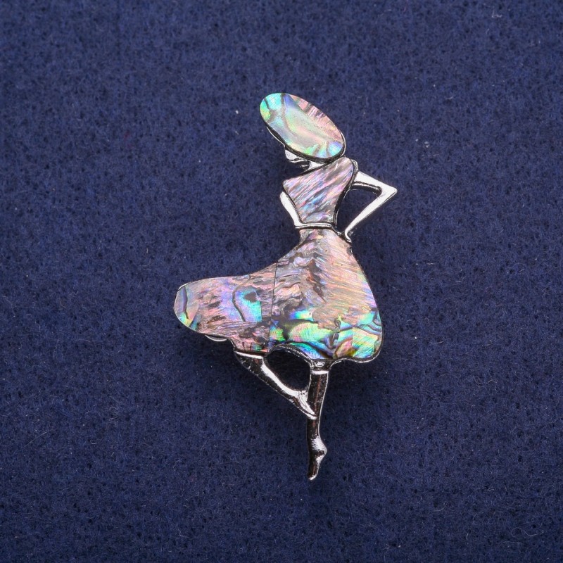 Broszka Madam z haliozytu, srebrzysty metal 27×49 mm