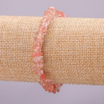 Bransoletka na gumce z chalcedonem w drobinkach, średnica 7(±) mm, długość 18 cm