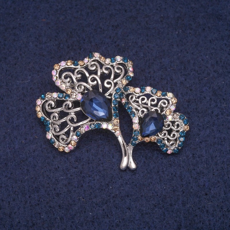Broszka Liście z kryształami, srebrzysty metal 33×41 mm