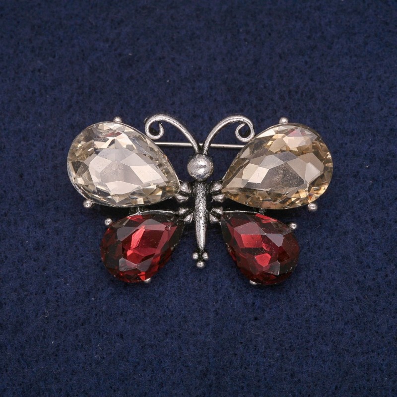 Broszka Motyl z kryształami szampańskimi i bordowymi, szary metal 26×41 mm