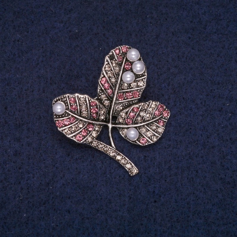 Broszka 'Liście na gałęzi' z koralikami, białymi i różowymi kryształami, metal w kolorze szarym 29×32 mm