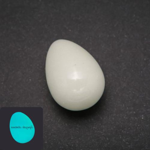 Jajko pamiątkowe z naturalnego onyksu, turkusowe światło, średnica 35×25 mm