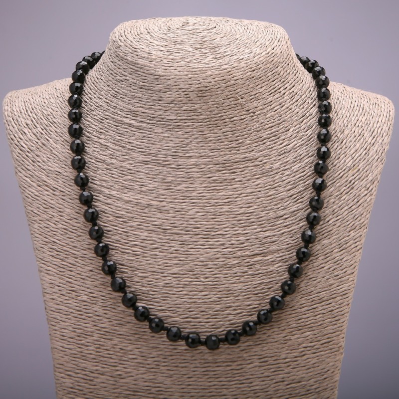 Naszyjnik „agat” (sztuczny) czarne czeskie szkło, fasetowana kula o średnicy 8 mm, długość 45 cm