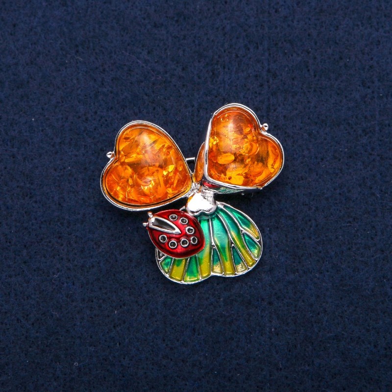 Broszka-wisiorek «Biedronka» z kaboszonami bursztynu (sztuczny), emalia, metal srebrzysty 35×37 mm