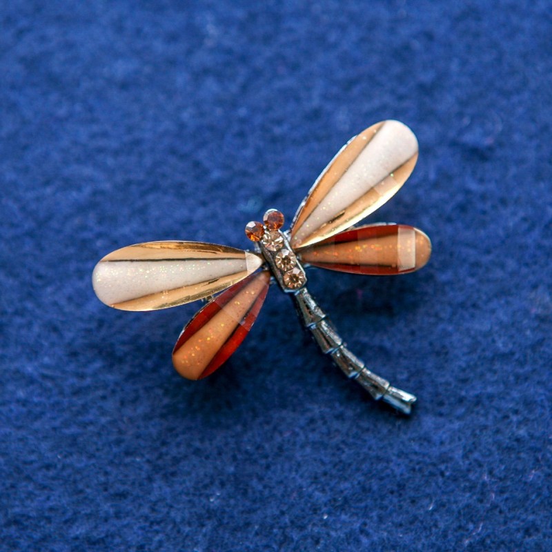 Broszka ważka z kryształami, metal srebrzysty 32×43 mm
