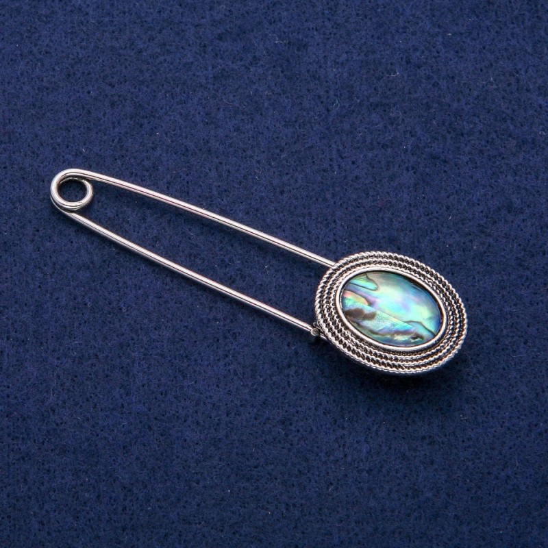 Broszka-igła z kaboszonem haliotytu 21×78 mm, metal srebrzysty