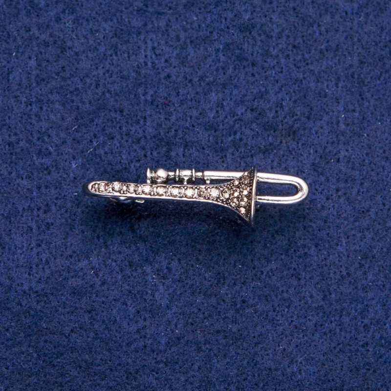Broszka Tuba z szarymi kryształami 15×41 mm, srebrzystego metalu
