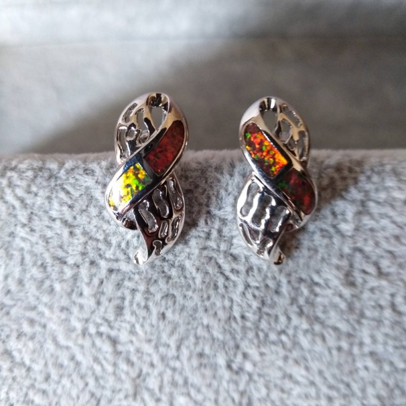 Kolczyki sztyftowe ażurowe, wstawka opalu sztucznego, kolor srebrny / 20×10 mm