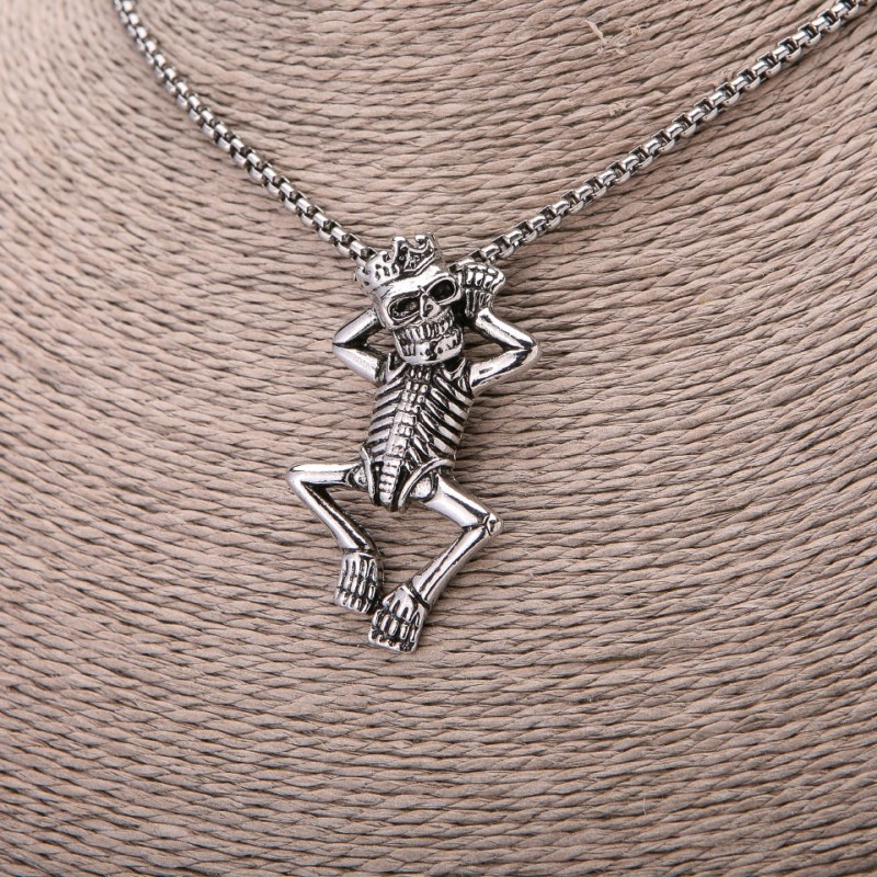 Wisiorek Szkielet w koronie 27×49 mm na łańcuszku, długość 65 cm, kolor metalu: srebro