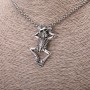 Wisiorek Szkielet w koronie 27×49 mm na łańcuszku, długość 65 cm, kolor metalu: srebro