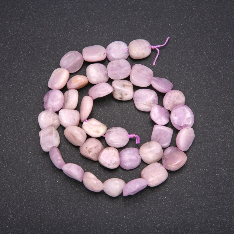 Koraliki z naturalnego kamienia kunzyt, fasetowane, średnica 10x12 mm, długość 38 cm