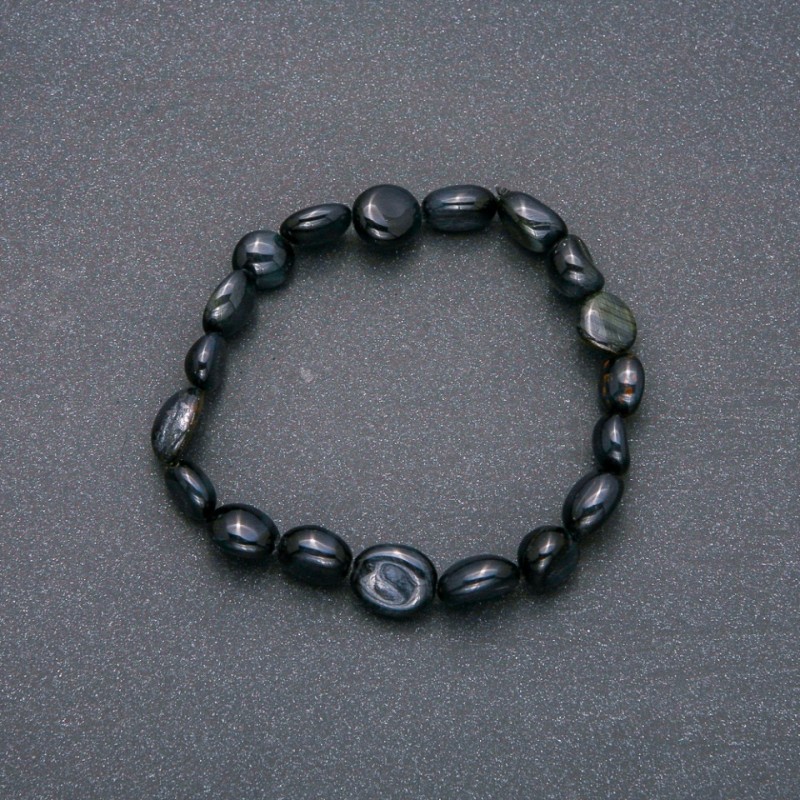 Bransoletka z naturalnego kamienia „Oko Sokoła” na gumce galwanizowanej, średnica 10×12 mm (±), obwód 18 cm