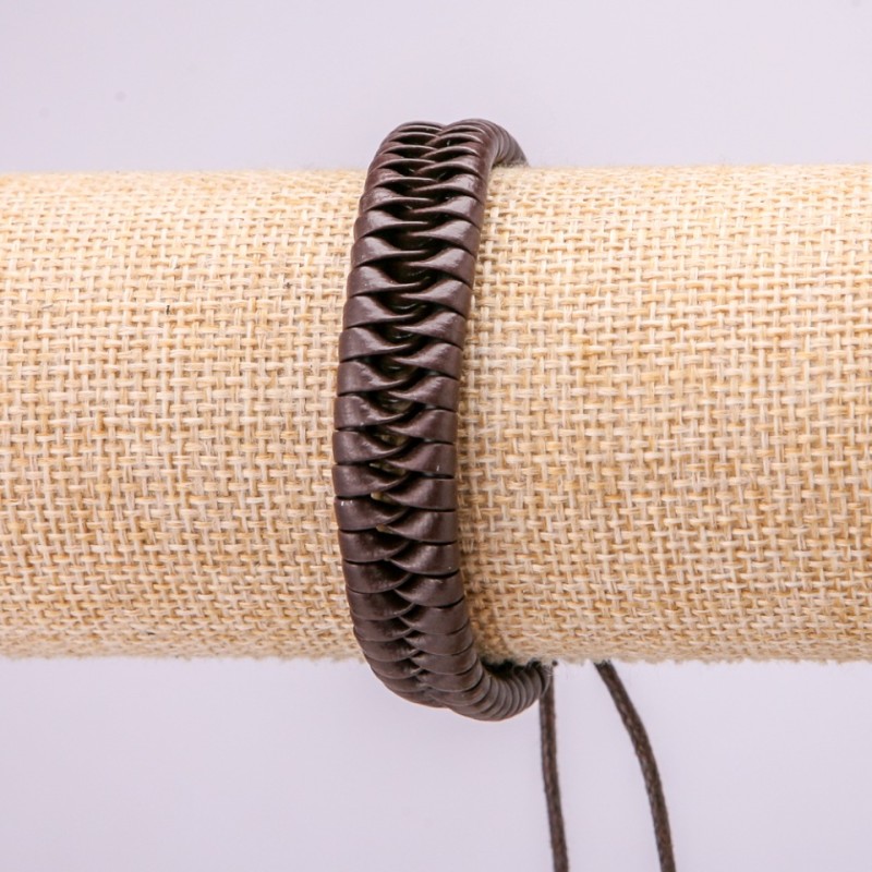 Bransoletka, długość 18–25 cm, grubość 13 mm, ekoskóra, kolor brązowy, z regulowanym zapięciem