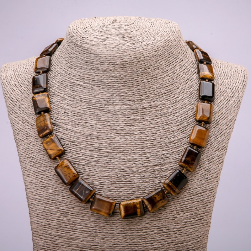 Naszyjnik z naturalnego kamienia tygrysiego oka w prostokątnym kształcie, wymiary 13×18 mm, długość 48 cm